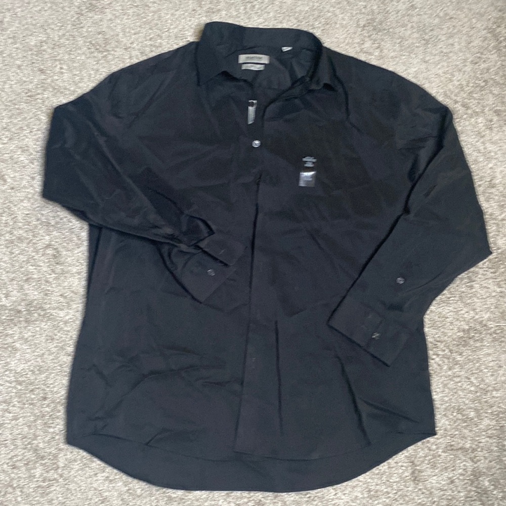 Kenneth Cole Reactions Slim fit Black dress shirt size 17 32/33. It is NEW.